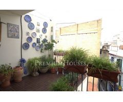 Gran ático en venta en finca regia con vistas al Cap de la Vila de Sitges