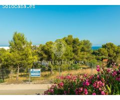 Magnífico solar en Can Girona para vivienda unifamiliar con vistas al golf y al mar