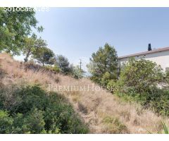 Espectacular terreno en venta con vistas al mar en Levantina Sitges