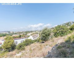 Espectacular terreno en venta con vistas al mar en Levantina Sitges