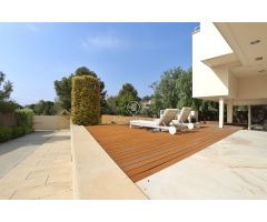 Casa de diseño con vistas al mar, a un minuto del campo de golf, a la venta en Can Girona, Sitges