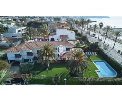 Casa independiente en primera línea de mar en Terramar