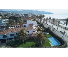 Casa independiente en primera línea de mar en Terramar