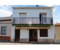 Casa de pueblo con vistas despejadas en Can Pei