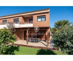 Adosado con jardín en La Llosa