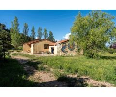 Casa con jardín y vistas en Prenafeta