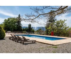 Casa con jardín y piscina en Prenafeta