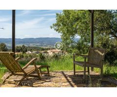 Casa con jardín y piscina en Prenafeta