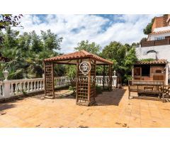 Casa con jardín y piscina en Montmar