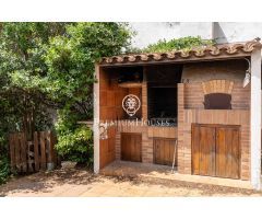 Casa con jardín y piscina en Montmar