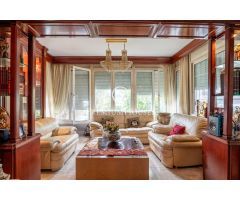 Casa con jardín y piscina en Montmar