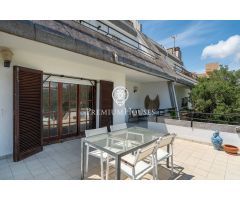 Adosado con vistas y piscina comunitaria en Vallpineda