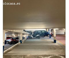 Plaza grande en zona de alta demanda
