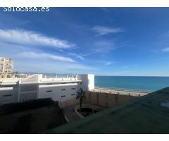 COQUETO ESTUDIO EN PRIMERA LINEA DE PLAYA EN TORREMOLINOS