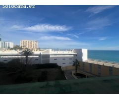 COQUETO ESTUDIO EN PRIMERA LINEA DE PLAYA EN TORREMOLINOS