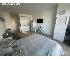 COQUETO ESTUDIO EN PRIMERA LINEA DE PLAYA EN TORREMOLINOS