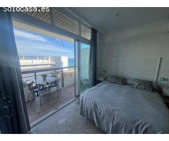 COQUETO ESTUDIO EN PRIMERA LINEA DE PLAYA EN TORREMOLINOS