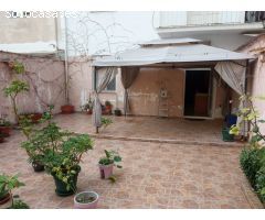 Planta baja con un patio muy grande en venta en la zona del Ensanche - Alcoy