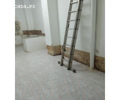 Se alquila o vende local en Alcoy - Calle Entenza