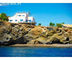 Venta de chalet en Cala Flores en primerísima línea de Mar Mediterráneo