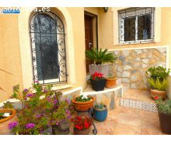 Venta de chalet con 700 m2 de parcela y piscina en Cabo de Palos