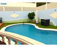 Venta de chalet con 700 m2 de parcela y piscina en Cabo de Palos