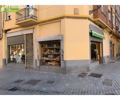 TIENDA DE ALIMENTACIÓN EN FUNCIONAMIENTO