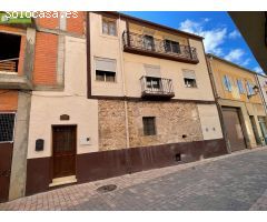 VIVIENDA DE TRES PLANTAS CON BODEGA EN ROA