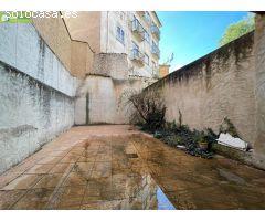 VIVIENDA DE TRES PLANTAS CON BODEGA EN ROA