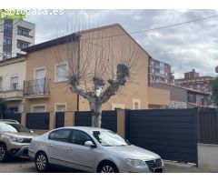 CASA UNIFAMILIAR CON JARDIN