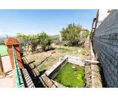 Villa en Venta en Cogollos de la Vega, Granada