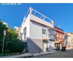 ¡CASA EN ZONA SANTA ISABEL CON TERRAZA, PATIO Y GARAJE CERRADO!