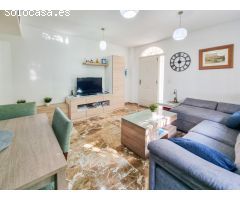 ¡CASA EN ZONA SANTA ISABEL CON TERRAZA, PATIO Y GARAJE CERRADO!