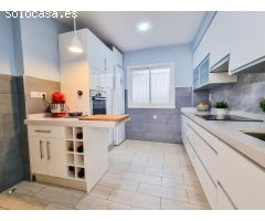 ¡CASA EN ZONA SANTA ISABEL CON TERRAZA, PATIO Y GARAJE CERRADO!