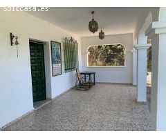CASA URBANA CON PISCINA Y FINCA RÚSTICA DE 6.235 M2 EN GUARO, MÁLAGA