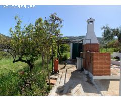 CASA URBANA CON PISCINA Y FINCA RÚSTICA DE 6.235 M2 EN GUARO, MÁLAGA