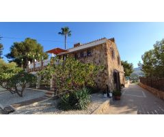 CHALET INDEPENDIENTE DE DOS PLANTAS CON 900m DE PARCELA