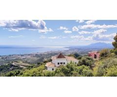 EXLUSIVO TERRENO CON PROYECTO DE VILLA  EN MARBELLA, MÁLAGA