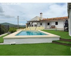Villa en Venta en Almogía, Málaga