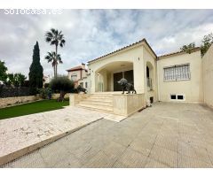 Chalet en Venta en Castrillo de Murcia, Murcia