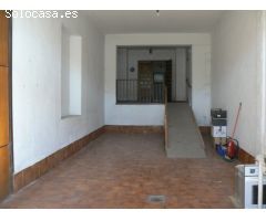 Local en venta en Cuéllar. Calle Calvario. 120 m² construidos. Bodega y garaje. Ref. 1626