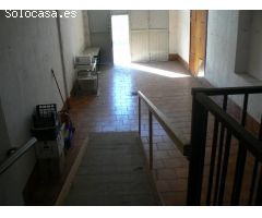 Local en venta en Cuéllar. Calle Calvario. 120 m² construidos. Bodega y garaje. Ref. 1626