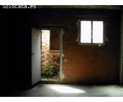 Venta de  local en Plaza Huerta Herrera de Cuéllar. Muy céntrico. Ref. 685