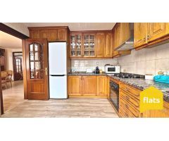 Duplex en Venta en Santa Coloma de Gramanet, Barcelona