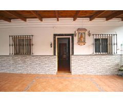 Casa con terreno en Venta en Almogía, Málaga