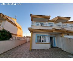 PRECIOSOS BUNGALOW CON PISCINA CERCA DEL MAR