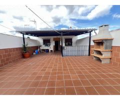 EN EXCLUSIVA AMPLIA CASA CON PATIO TERRAZA Y COCHERA¡¡¡¡¡¡¡¡¡¡¡¡