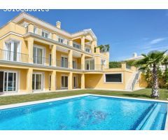 BONITA VILLA CLÁSICA CON VISTAS AL MAR EN ZONA DE GOLF