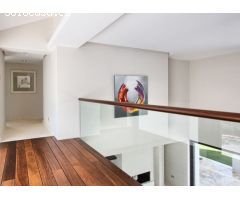VILLA CONTEMPORÁNEA CON VISTAS AL GOLF Y A LA MONTAÑA