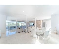 NUEVA VILLA CONTEMPORÁNEA EN UN ENTORNO NATURAL CON VISTAS AL GOLF Y MONTAÑA